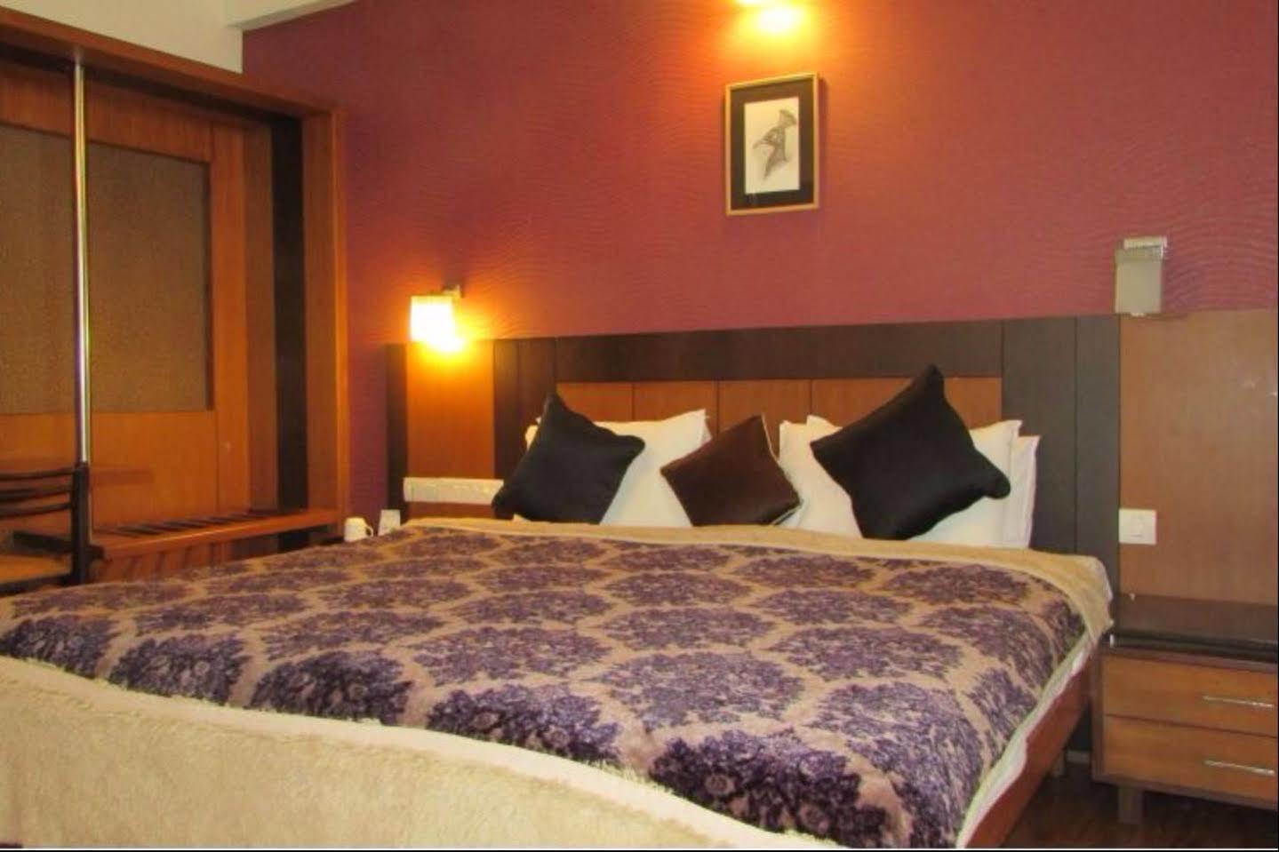 Hotel Hill View Коччи Экстерьер фото